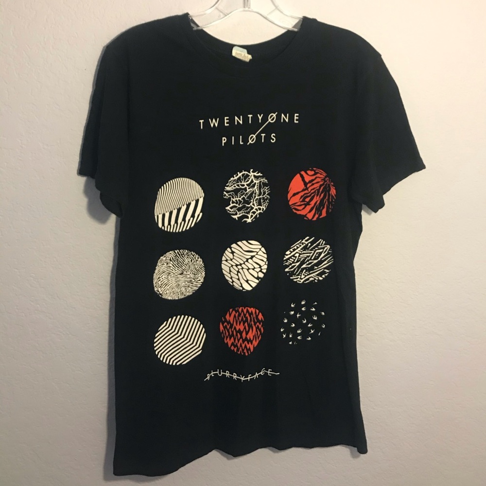 graphic tee